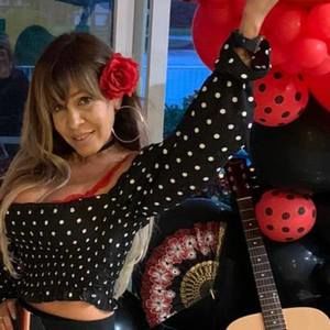 Meet your Posher, Elizabeth